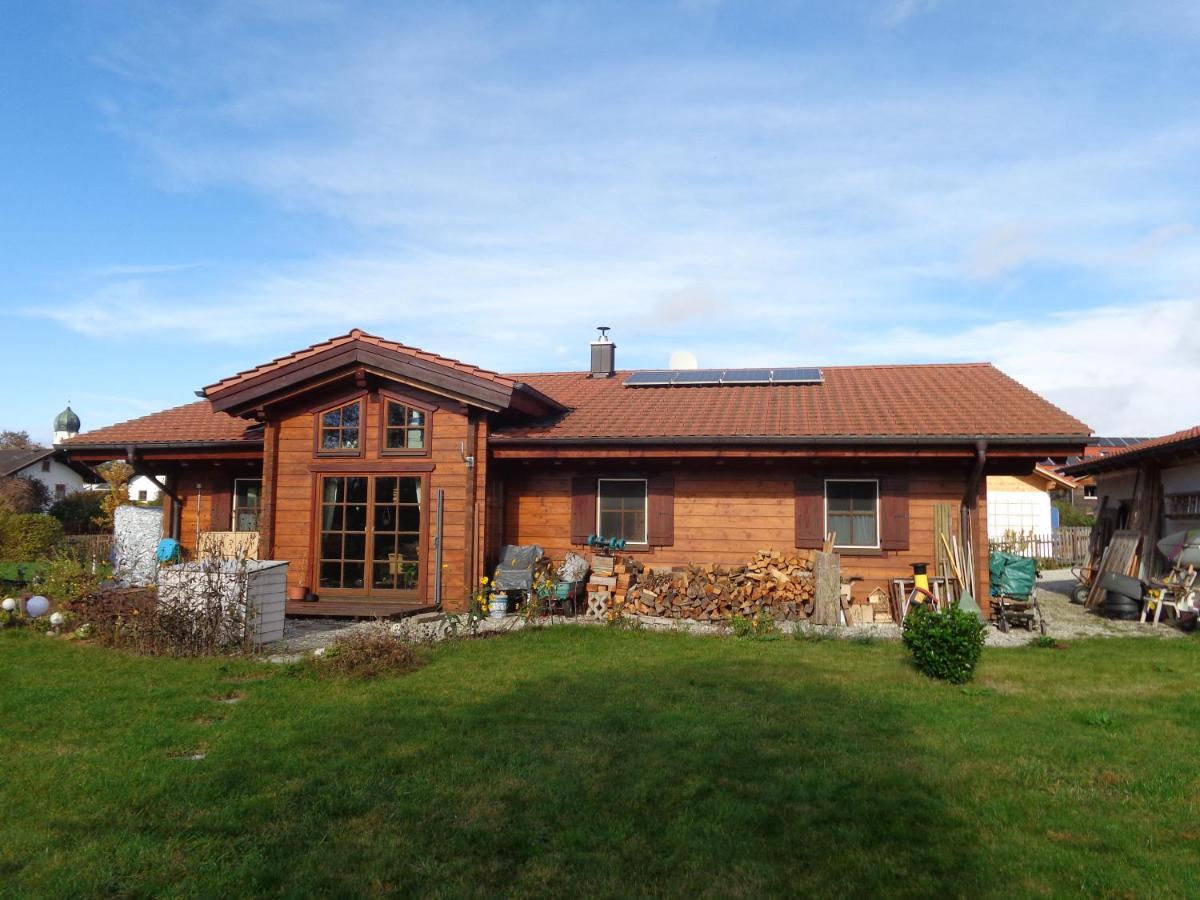 Barrierefreies Zimmer Im Blockhaus Mit Sauna Am See Soyen Luaran gambar