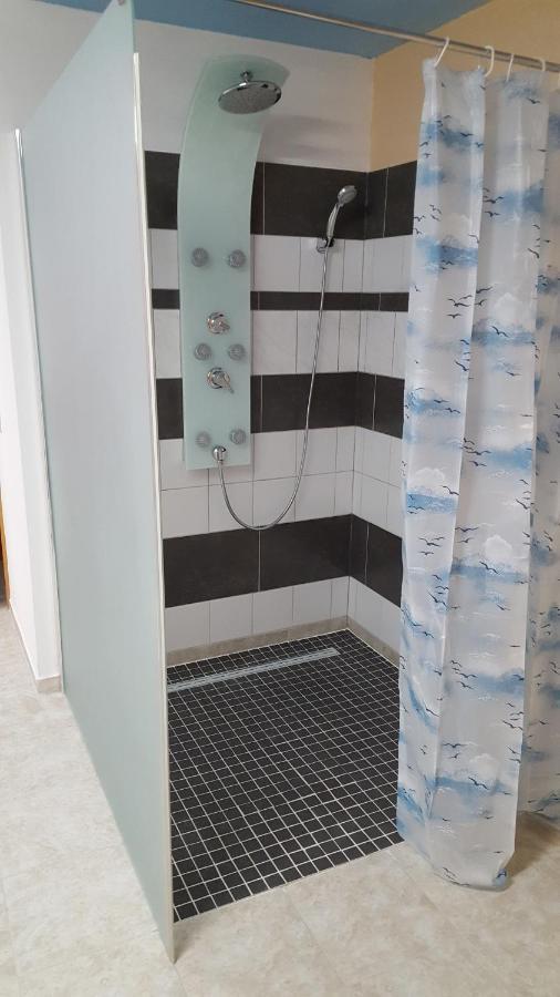 Barrierefreies Zimmer Im Blockhaus Mit Sauna Am See Soyen Luaran gambar