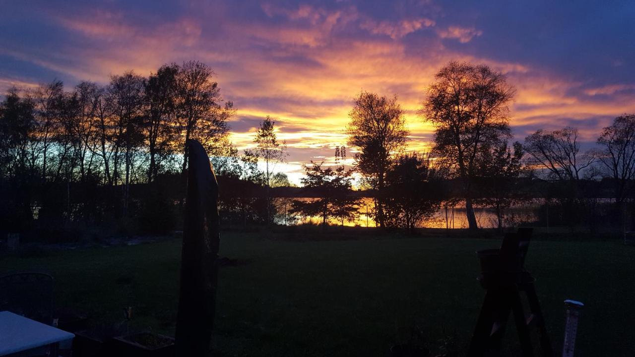 Barrierefreies Zimmer Im Blockhaus Mit Sauna Am See Soyen Luaran gambar